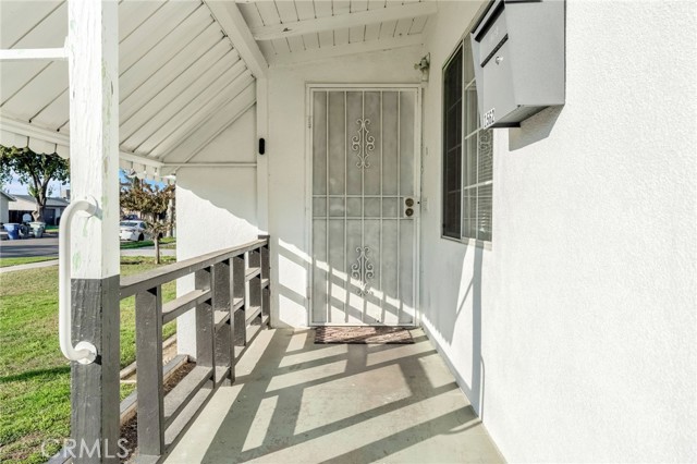 Detail Gallery Image 4 of 21 For 1562 N Fay, Fresno,  CA 93728 - 2 Beds | 1 Baths