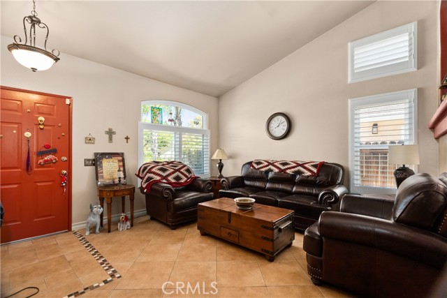 Detail Gallery Image 12 of 41 For 658 Donatello Dr, Corona,  CA 92882 - 3 Beds | 2 Baths