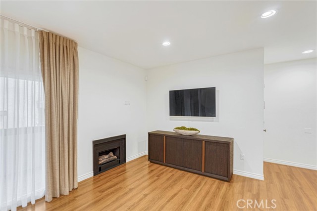 Detail Gallery Image 10 of 40 For 5540 Sylmar Ave #5,  Sherman Oaks,  CA 91401 - 2 Beds | 2 Baths