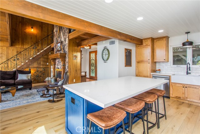 Detail Gallery Image 13 of 46 For 28834 Zion Dr, Lake Arrowhead,  CA 92352 - 4 Beds | 3 Baths