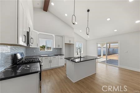 Detail Gallery Image 8 of 30 For 58424 Canterbury, Yucca Valley,  CA 92284 - 3 Beds | 2/1 Baths