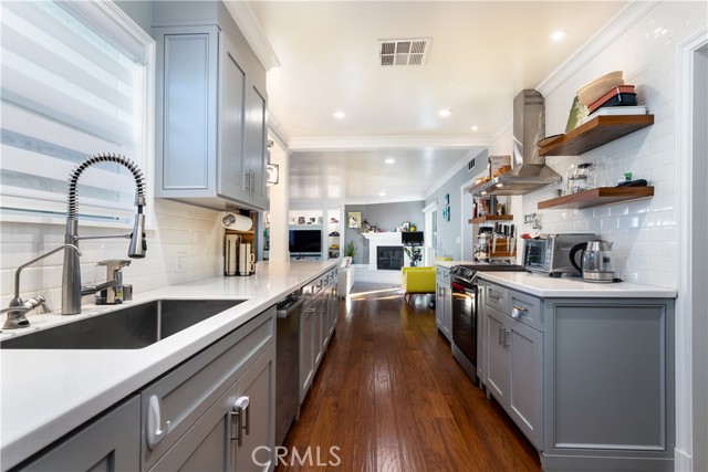 16264 Kalisher Street, Granada Hills CA: https://media.crmls.org/medias/1cd394ec-1400-40b2-b0da-51fe20155ec1.jpg