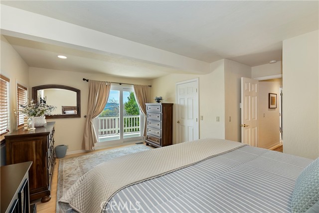 Detail Gallery Image 28 of 65 For 27720 St Bernard Ln, Lake Arrowhead,  CA 92352 - 4 Beds | 3 Baths