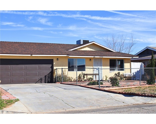 Detail Gallery Image 3 of 18 For 10908 Aztec Ln, Adelanto,  CA 92301 - 3 Beds | 2 Baths