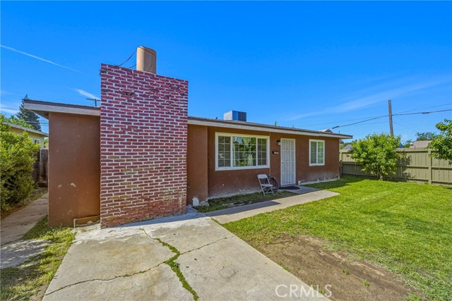 Detail Gallery Image 5 of 39 For 1054 W 24th, Merced,  CA 95340 - 3 Beds | 1 Baths