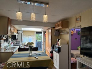 221 COLOGNE DR, Santa Ana CA: https://media.crmls.org/medias/1cd54c0d-833c-4a81-9a06-87337d3ba3e8.jpg