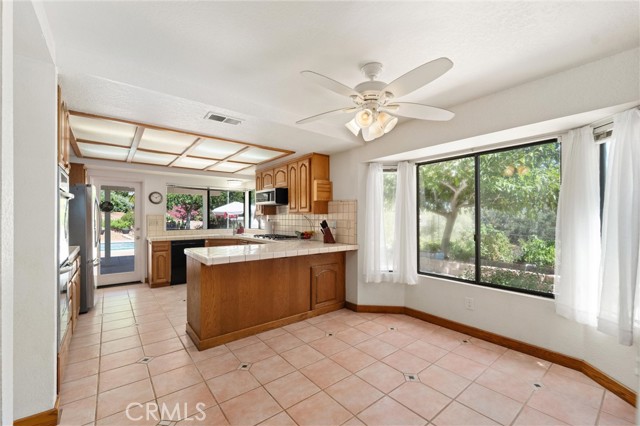 520 Woodland Hills Drive, Escondido CA: https://media.crmls.org/medias/1cd55356-6632-4b1f-8239-307229a323b8.jpg