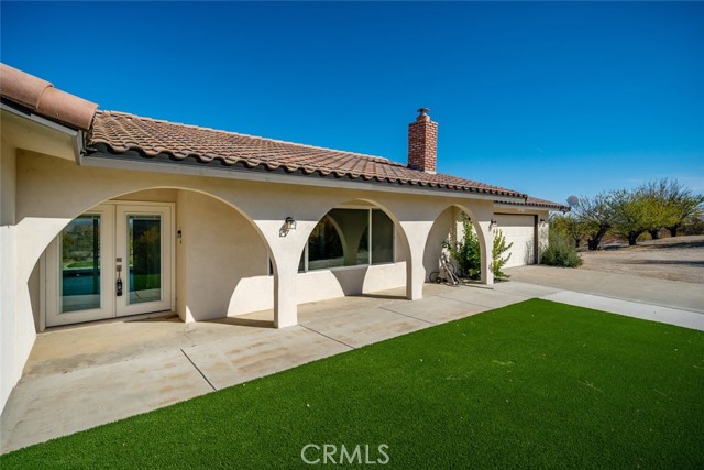 Detail Gallery Image 3 of 54 For 5395 Mustard Creek Rd, Paso Robles,  CA 93447 - 3 Beds | 3 Baths