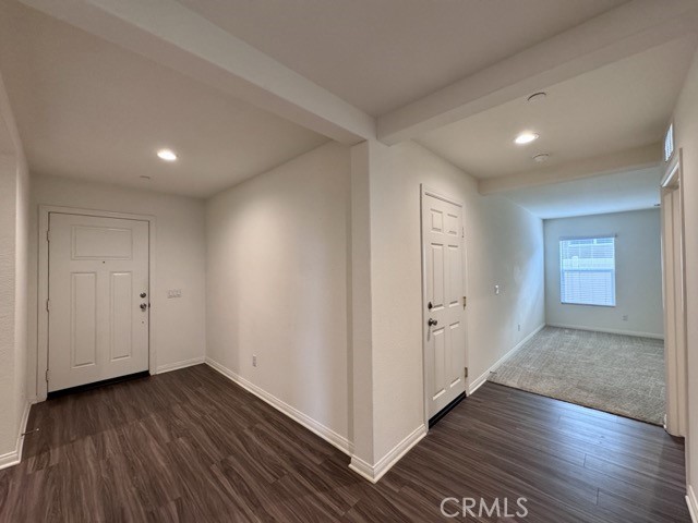 https://media.crmls.org/medias/1cd5bf6c-4047-4d6d-8325-84705e14a953.jpg?preset=X-Large