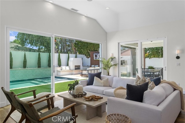 7938 Kenyon Avenue, Los Angeles CA: https://media.crmls.org/medias/1cd65d11-6a66-4750-9f29-e090eb859ddc.jpg