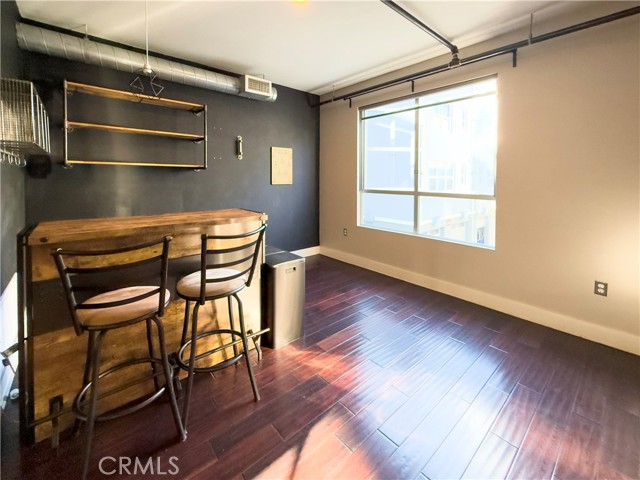 909 E Santa Ana Boulevard, Santa Ana CA: https://media.crmls.org/medias/1cd66524-9088-4bb7-9700-0469b6c605bf.jpg