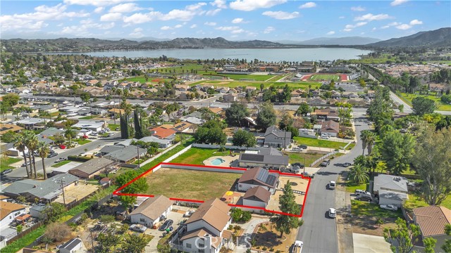 Detail Gallery Image 7 of 46 For 15030 Marcolesco, Lake Elsinore,  CA 92530 - 3 Beds | 3 Baths