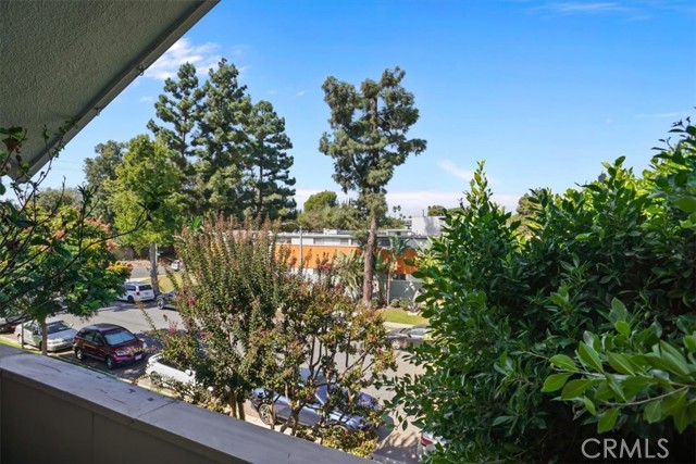 Image 18 of 27 For 4426 Kling Street