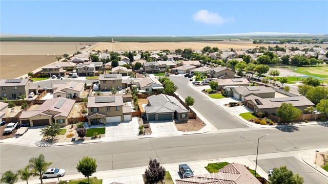 2082 Posa Chanet Boulevard, Coalinga CA: https://media.crmls.org/medias/1cd8020c-c753-4827-b33f-3a4fd994f198.jpg