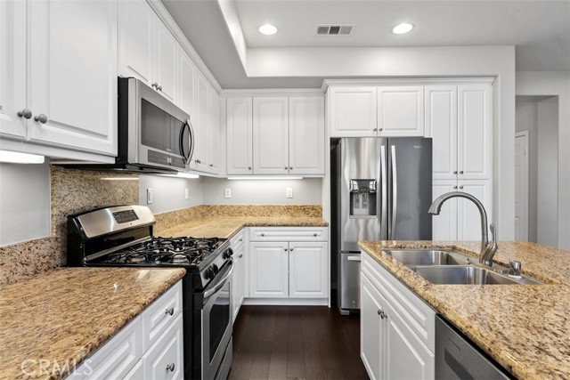 Detail Gallery Image 11 of 24 For 117 Silverado, Irvine,  CA 92618 - 3 Beds | 3 Baths