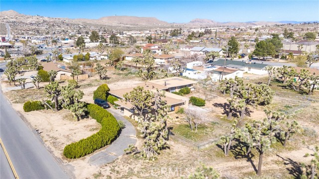 Detail Gallery Image 24 of 31 For 7411 Joshua Ln, Yucca Valley,  CA 92284 - 6 Beds | 2 Baths