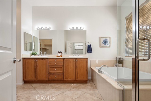 Detail Gallery Image 18 of 26 For 23812 Champer Ct, Valencia,  CA 91354 - 2 Beds | 2 Baths