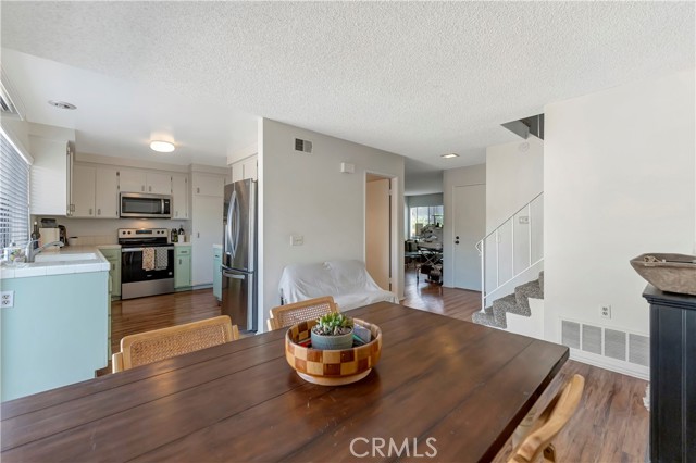 Detail Gallery Image 11 of 38 For 14322 Suffolk, Westminster,  CA 92683 - 3 Beds | 2/1 Baths