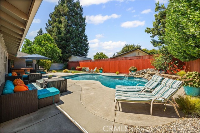 Detail Gallery Image 31 of 53 For 204 Crater Lake Dr, Chico,  CA 95973 - 4 Beds | 3 Baths