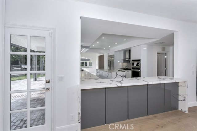 6037 Little Oak Lane, Woodland Hills CA: https://media.crmls.org/medias/1cd90360-fecf-4ffd-aa01-260e46f53aab.jpg