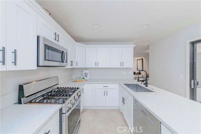 9724 Walker Court, Cypress CA: https://media.crmls.org/medias/1cd95e89-f1d1-4783-851f-5cca0ecfec5a.jpg