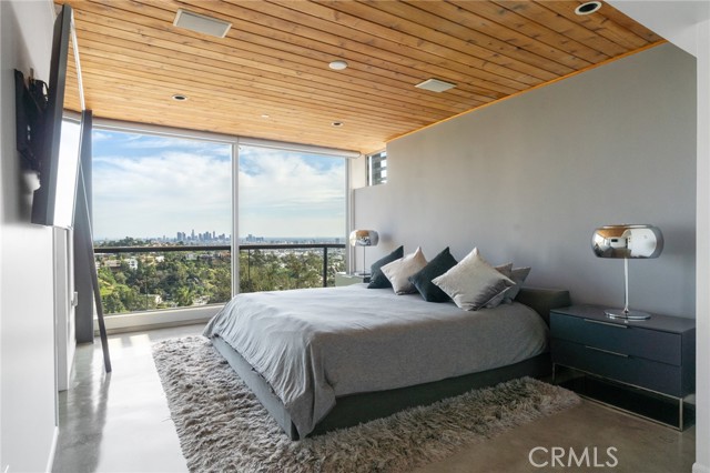 Detail Gallery Image 36 of 52 For 2917 Durand Dr, Los Angeles,  CA 90068 - 3 Beds | 2/1 Baths
