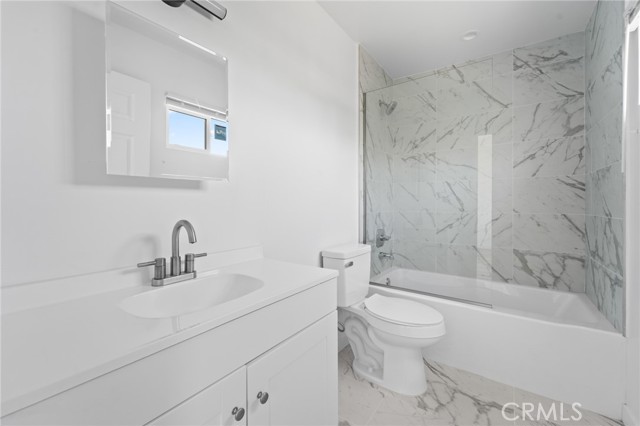 18656 Runnymede Street, Reseda CA: https://media.crmls.org/medias/1cd9af72-97ac-44f5-9209-d41d9c3507b1.jpg