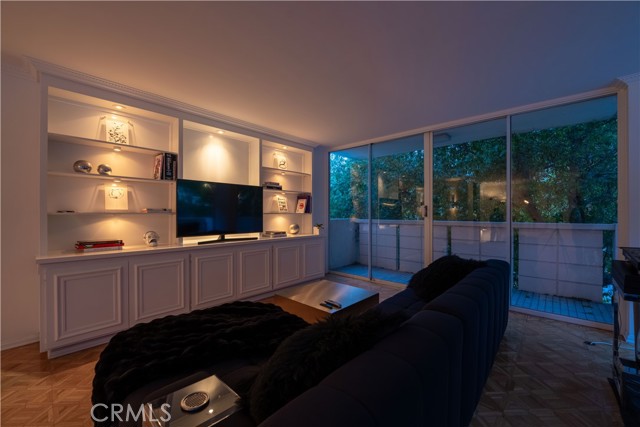 Detail Gallery Image 5 of 43 For 8787 Shoreham Dr #201,  West Hollywood,  CA 90069 - 1 Beds | 1 Baths