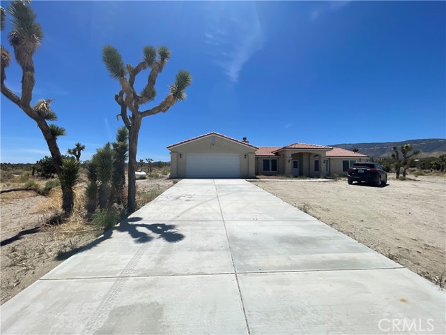 Detail Gallery Image 1 of 12 For 465 Solano Rd, Pinon Hills,  CA 92372 - 4 Beds | 2 Baths