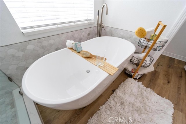 Stand alone Bathtub