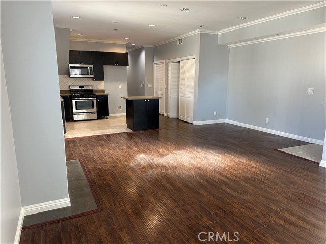 Detail Gallery Image 9 of 23 For 14343 Tiara St #2,  Sherman Oaks,  CA 91401 - 3 Beds | 2 Baths