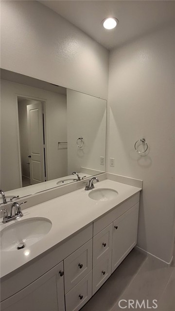 Detail Gallery Image 6 of 8 For 266 Planter Ct, Hemet,  CA 92543 - 4 Beds | 3 Baths