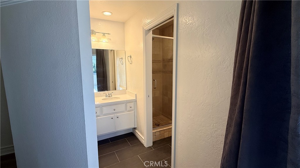 https://media.crmls.org/medias/1cdbac78-bfca-4dc4-abb4-9c1c1d3f77ab.jpg?preset=X-Large