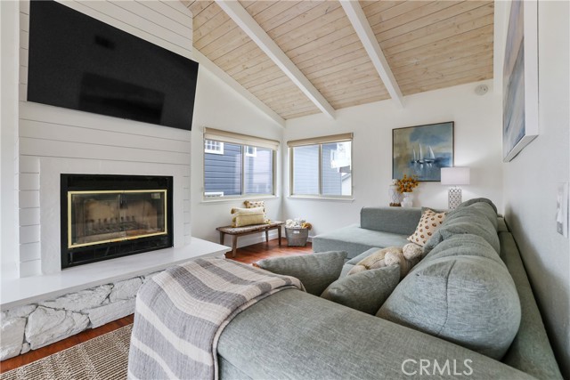 295 Plymouth Street, Cambria CA: https://media.crmls.org/medias/1cdbb086-a132-435f-bb7d-a1aa8168be64.jpg