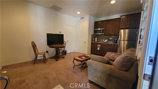 Detail Gallery Image 7 of 22 For 12349 Rodeo #B,  Rancho Cucamonga,  CA 91739 - 1 Beds | 1 Baths
