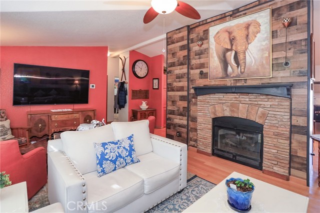 Detail Gallery Image 6 of 52 For 628 Los Angeles Ave, Sugarloaf,  CA 92386 - 3 Beds | 2 Baths