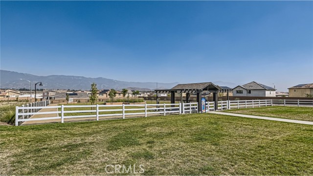 Detail Gallery Image 18 of 19 For 2590 Hannah Creek Ln, Rialto,  CA 92377 - 3 Beds | 2/1 Baths