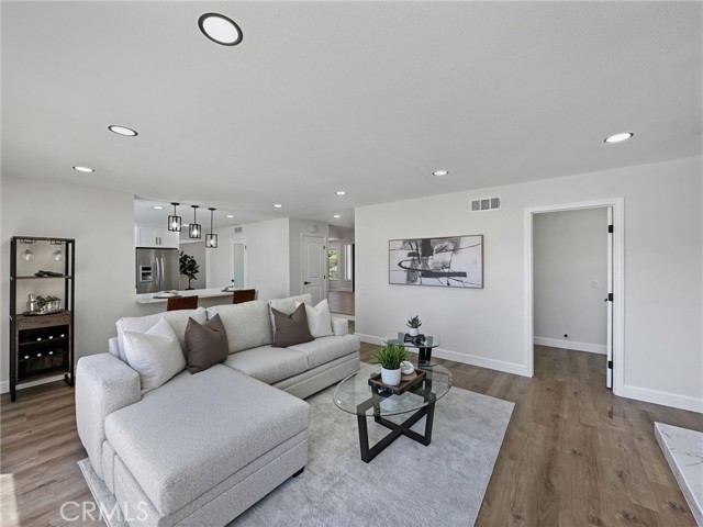 26862 Salazar Drive, Mission Viejo CA: https://media.crmls.org/medias/1cdca82e-bbb7-4189-b9f1-d1debc18e43d.jpg