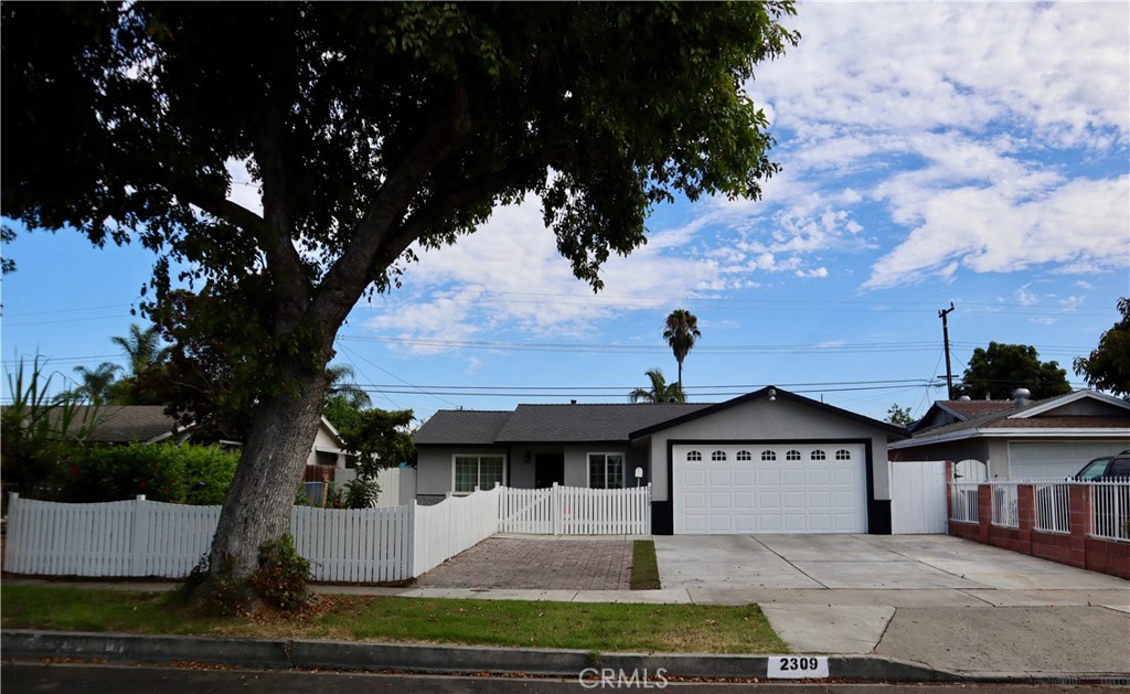 1cdcb8f4 A522 4415 Bbf4 E607456ec831