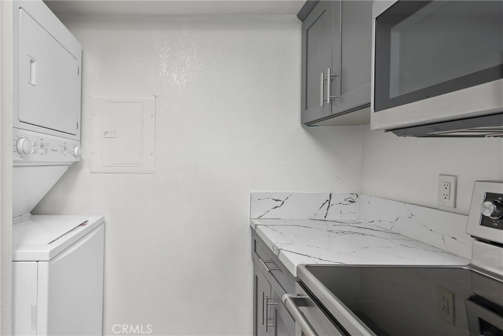 https://media.crmls.org/medias/1cdd5766-dccd-4433-ad97-2b756f874f1a.jpg?preset=X-Large