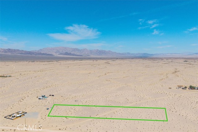 82935 Maya Rada Road, 29 Palms CA: https://media.crmls.org/medias/1cddaa4f-1f31-43f0-b649-b7675fed4af7.jpg