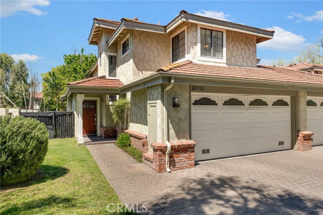 Detail Gallery Image 35 of 43 For 29752 Strawberry Hill Dr, Agoura Hills,  CA 91301 - 3 Beds | 3 Baths