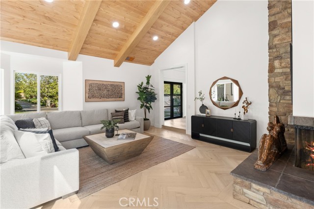 19022 Shamrock Lane, Yorba Linda CA: https://media.crmls.org/medias/1cde5483-3eb5-48f6-8114-37ddbdaceedc.jpg