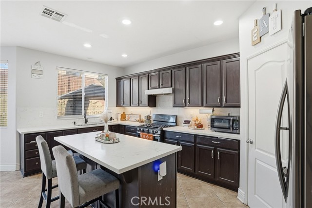 Detail Gallery Image 17 of 44 For 3902 Bluff, Perris,  CA 92571 - 4 Beds | 2/1 Baths