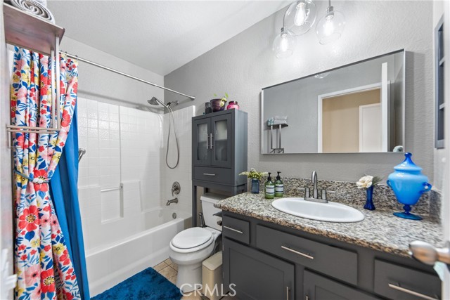12431 Highgate Avenue, Victorville CA: https://media.crmls.org/medias/1cdf01f9-c045-402e-a352-65e3246b84d4.jpg