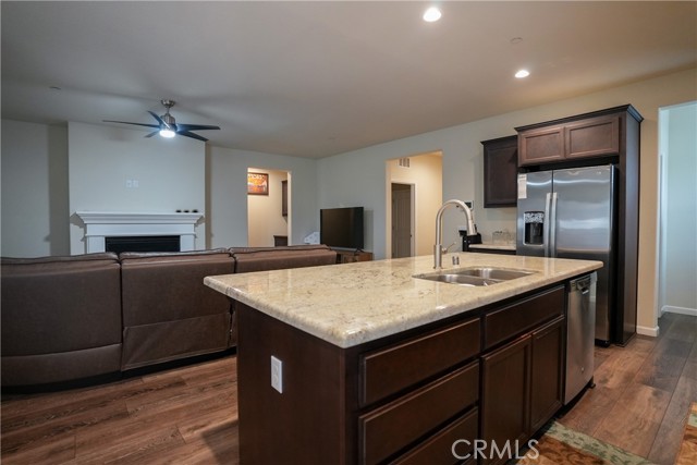 2531 Craftsman Street, Turlock CA: https://media.crmls.org/medias/1ce03fc0-6d17-4a96-a397-d37586b5fbff.jpg