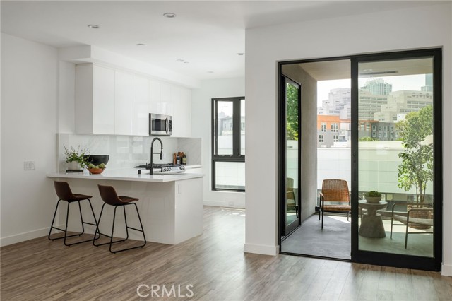 Detail Gallery Image 2 of 24 For 118 Astronaut Ellison S Onizuka Street #202,  Los Angeles,  CA 90012 - 1 Beds | 1 Baths