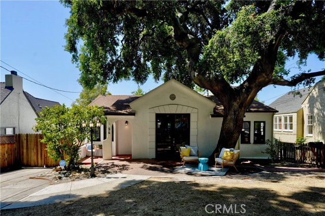 Detail Gallery Image 1 of 7 For 94 E Highland Ave, Sierra Madre,  CA 91024 - 2 Beds | 2 Baths