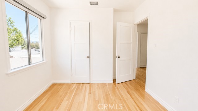 https://media.crmls.org/medias/1ce1b700-8111-4079-bfb0-c36ddb26ffde.jpg?preset=X-Large