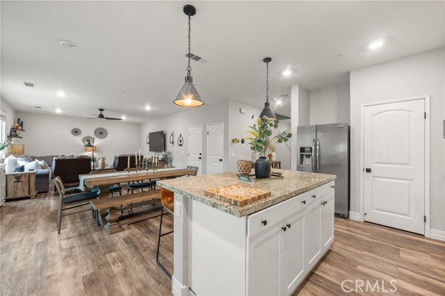 Detail Gallery Image 14 of 58 For 4975 Oak Moss, Fontana,  CA 92336 - 4 Beds | 3 Baths